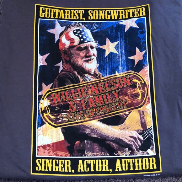 Willie Nelson and Family Tee - Picture 4 of 5